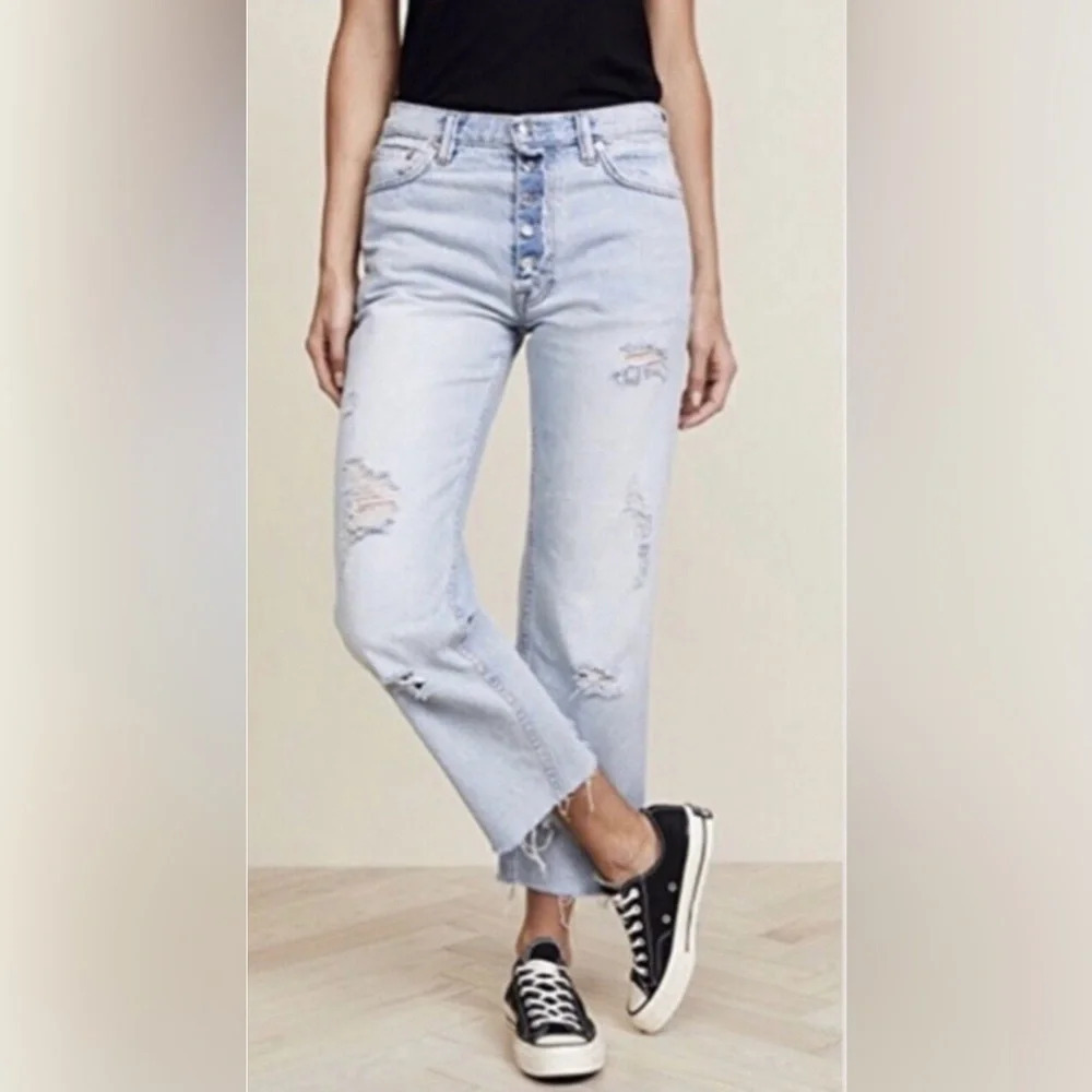 We The Free Rolling On The River Light Wash Distressed Crop Jeans Size‎ 26